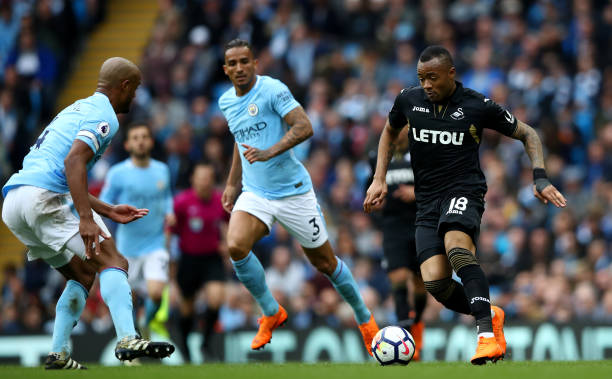 转会市场中 转会市场中