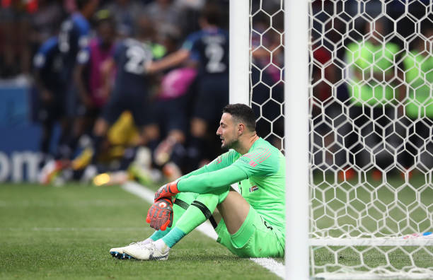 攻防两端的 攻防两端的